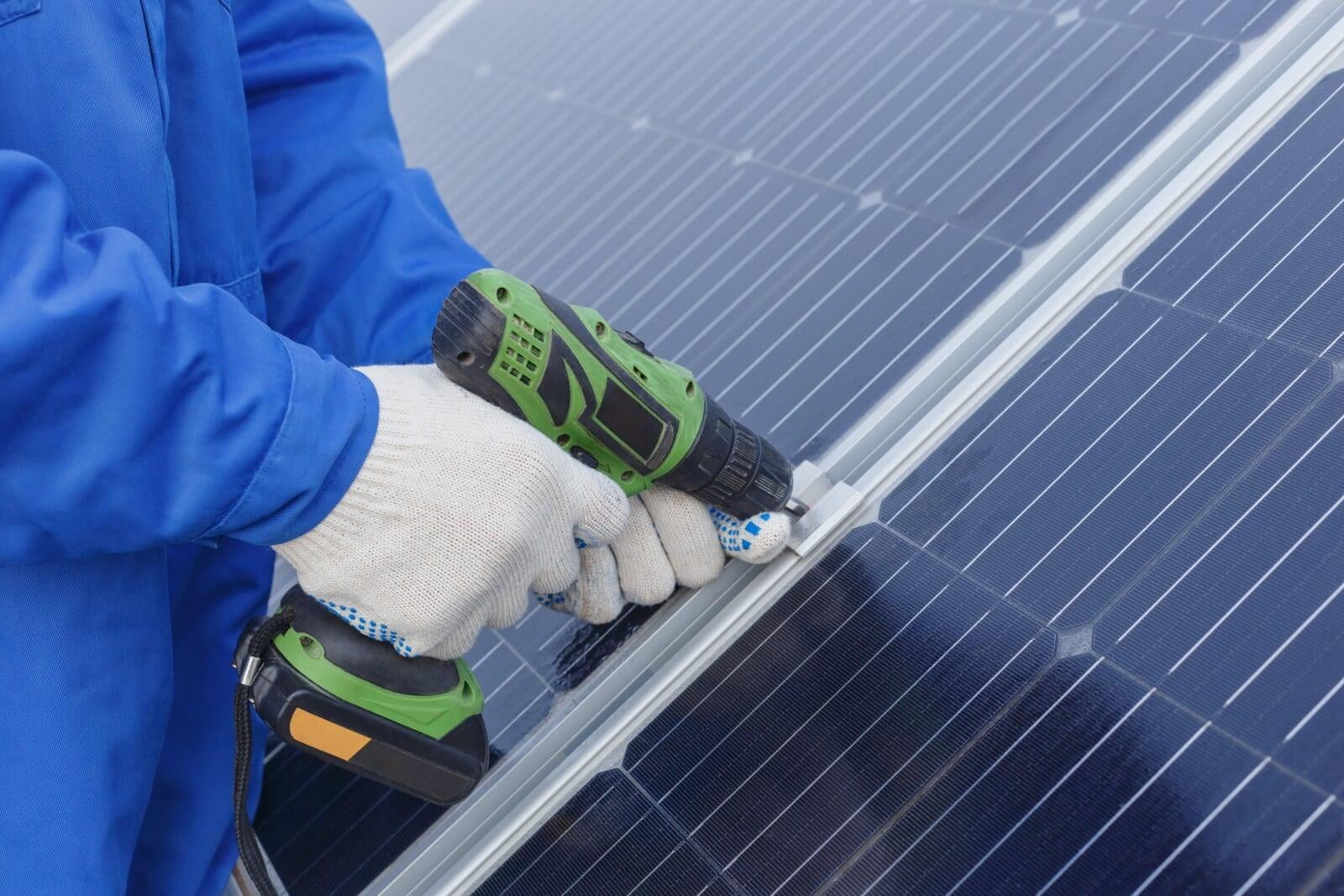 太陽光発電システムのメンテナンス